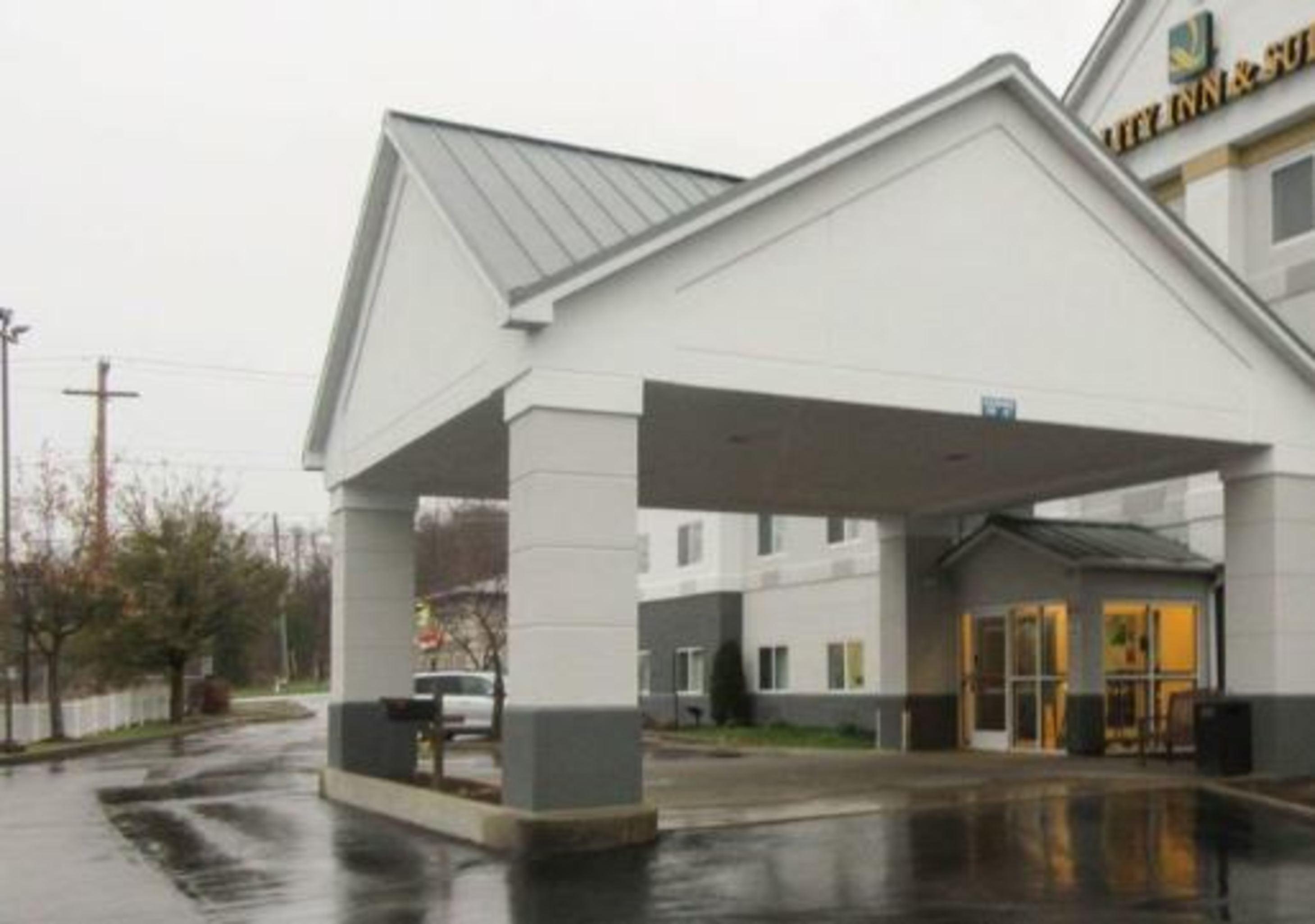 Wingate By Wyndham Uniontown Hotel Exterior photo